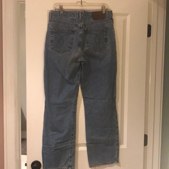 Size 11 Calvin Klein boyfriend Jean. Button fly - Picture 4 of 7